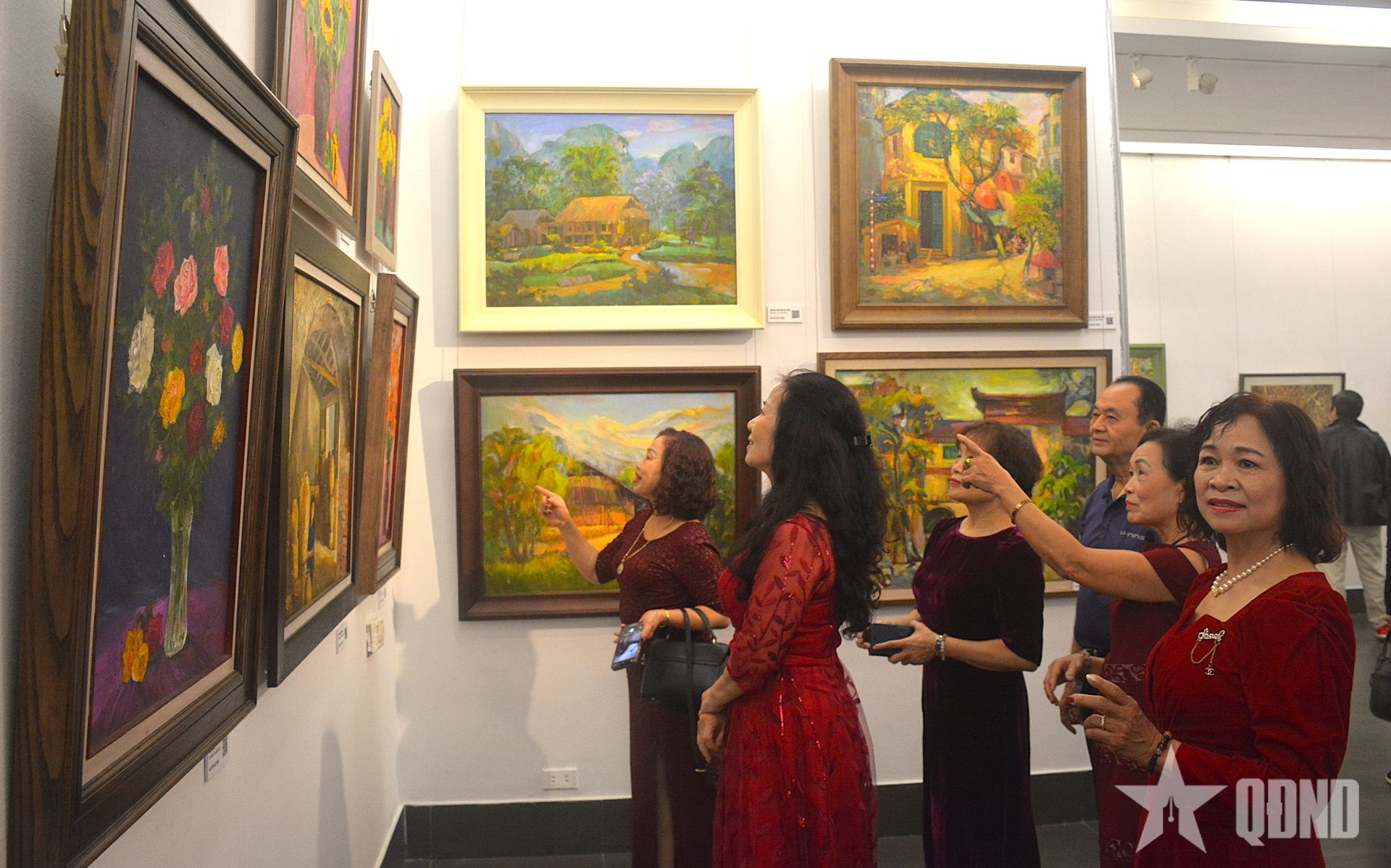 Khai mạc triển lãm mỹ thuật “Miền xanh”